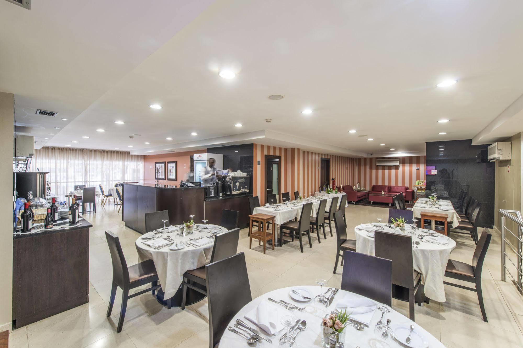Rk Suite Hotel Luanda Esterno foto